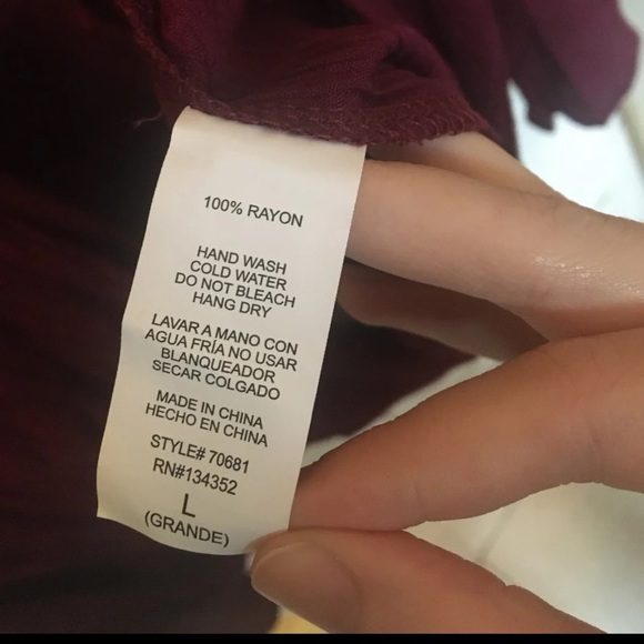 Trumpet-sleeve top deep red burgundy - Picture 6 of 6